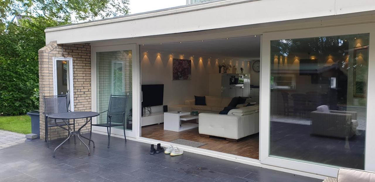 Lake House 74, Luxury Accommodation Ir Sauna Warmond Exteriör bild
